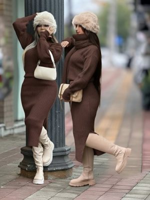 Ensemble Tricot "Élégance Hivernale" (Pull Col Montant & Jupe Fendue)