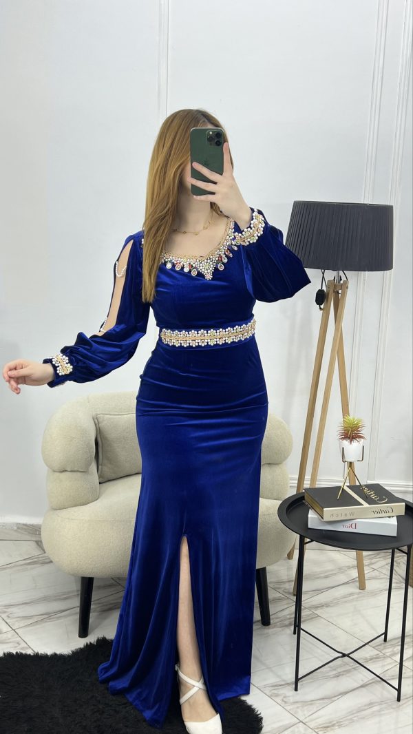 Veloria — Robe Longue en Velours avec Détails Strass