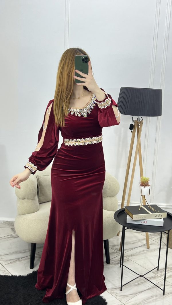 Veloria — Robe Longue en Velours avec Détails Strass