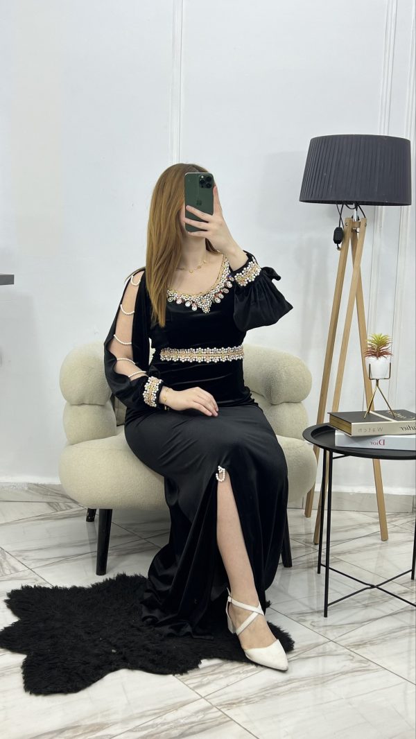 Veloria — Robe Longue en Velours avec Détails Strass