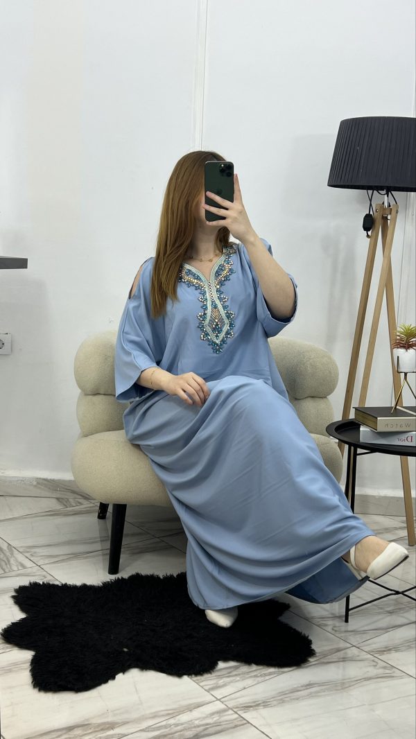 Émeraude — Robe Traditionnelle Chic avec Détails Strass