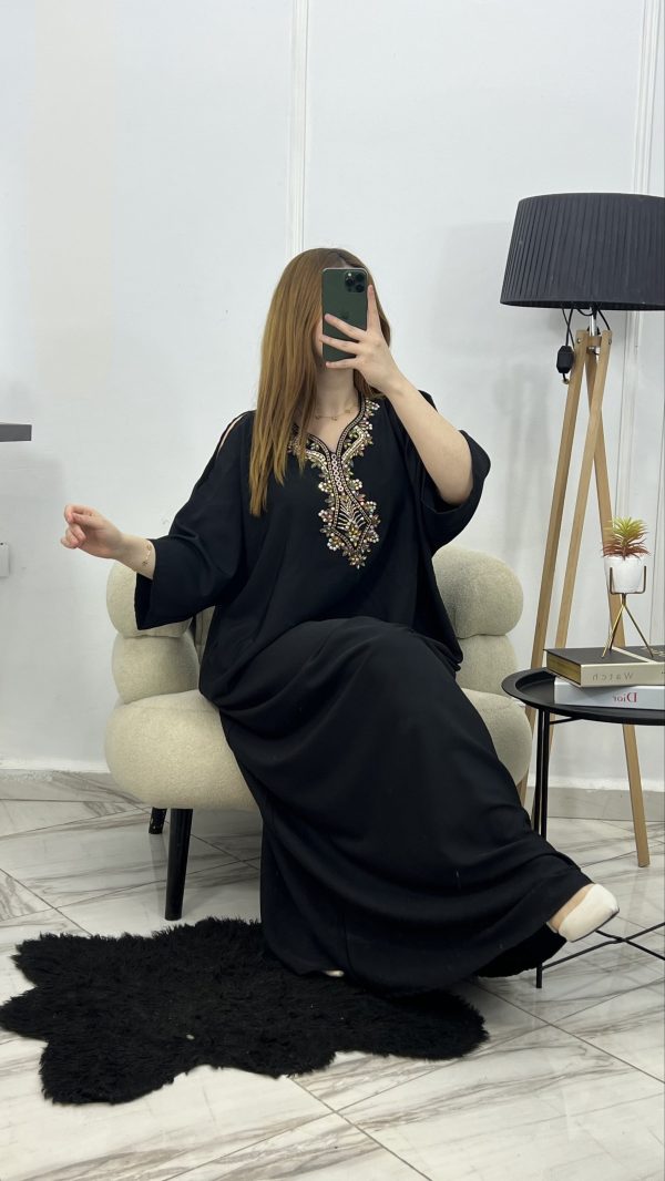 Émeraude — Robe Traditionnelle Chic avec Détails Strass