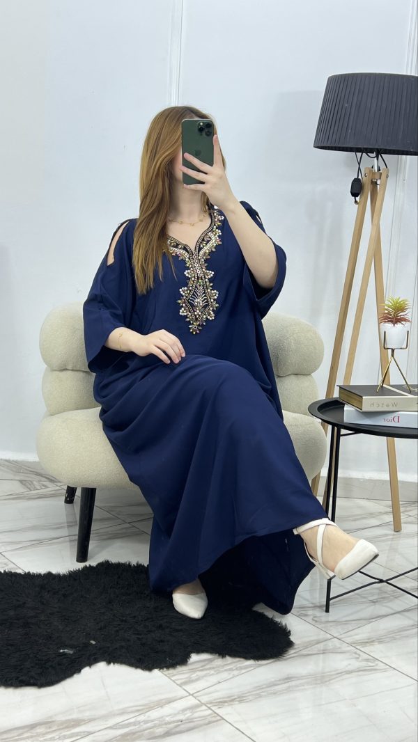 Émeraude — Robe Traditionnelle Chic avec Détails Strass