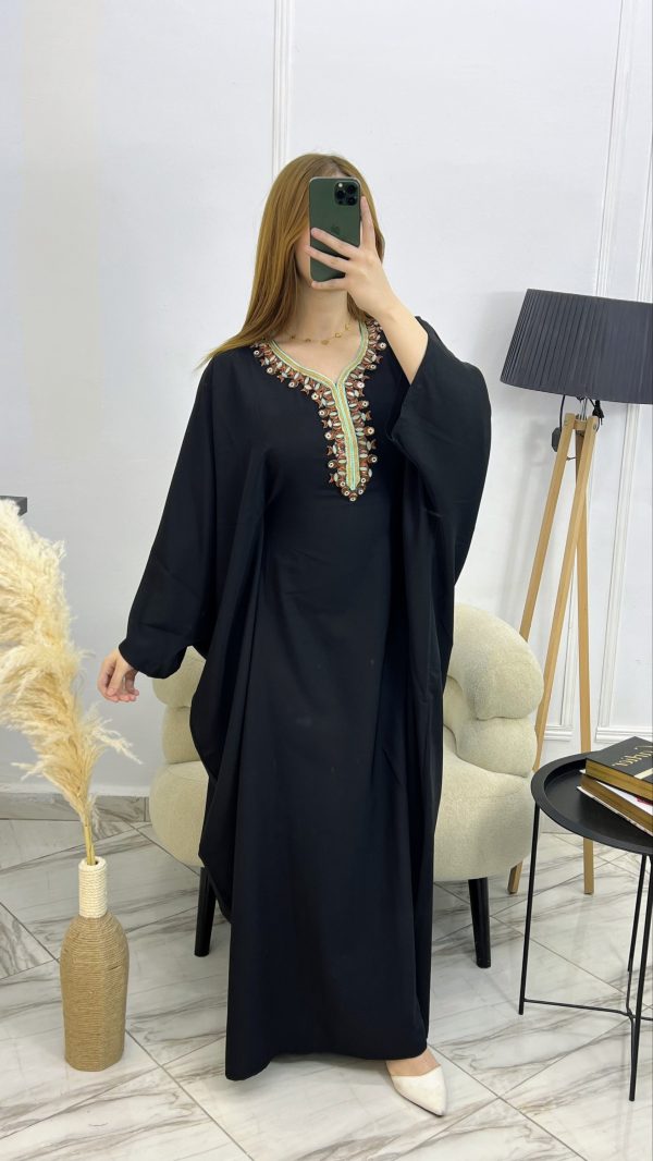 2026/02/1000186171-scaled.jpg Butterfly Dress – Robe ample élégante en satin plasma brodé