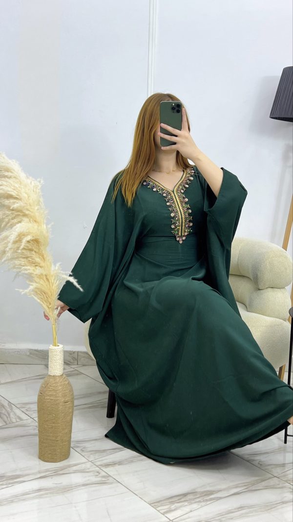 2026/02/1000186172-scaled.jpg Butterfly Dress – Robe ample élégante en satin plasma brodé