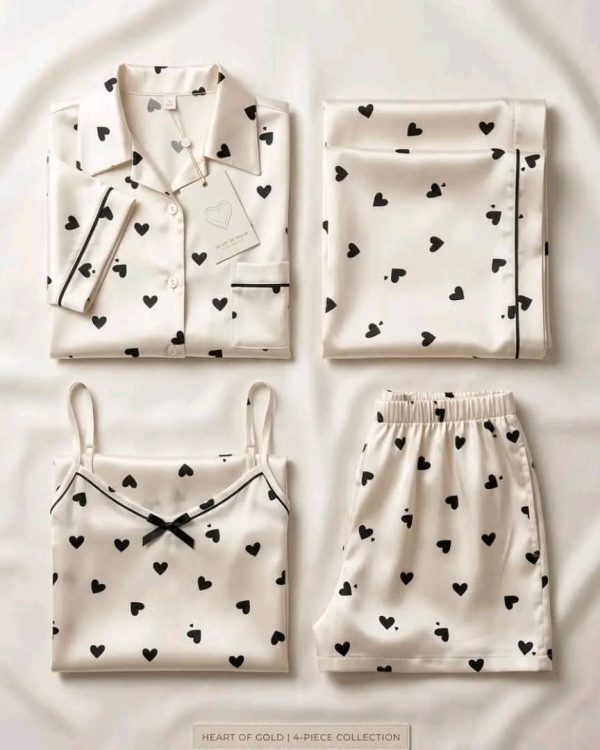 Ensemble Pyjama 4 Pièces en Satin – Élégance Romantique à Motif Cœurs
